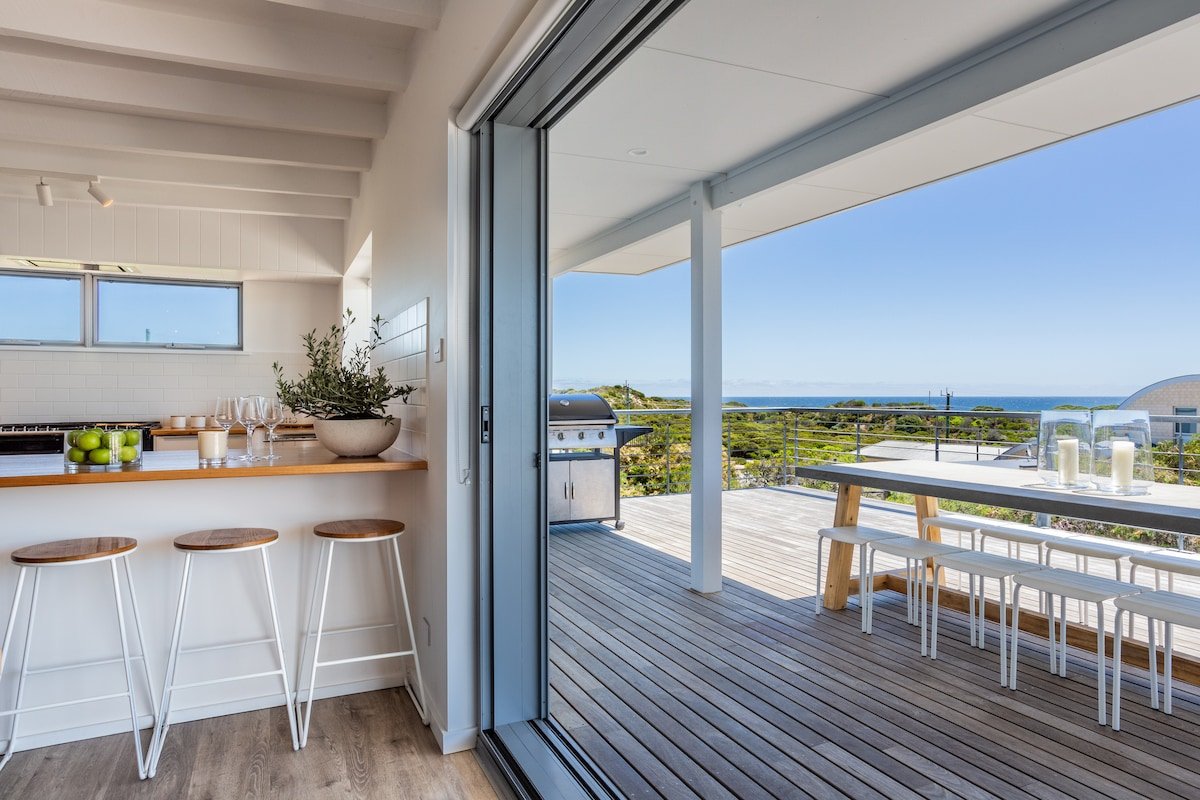 The Bunker – Coastal home in Gracetown – relaxing! gallery image 4