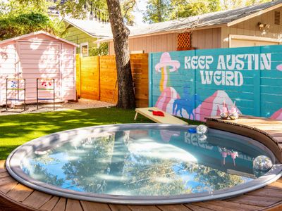 Heated Pool,Sleeps 14, 2 miles DT, Rainey,Domain