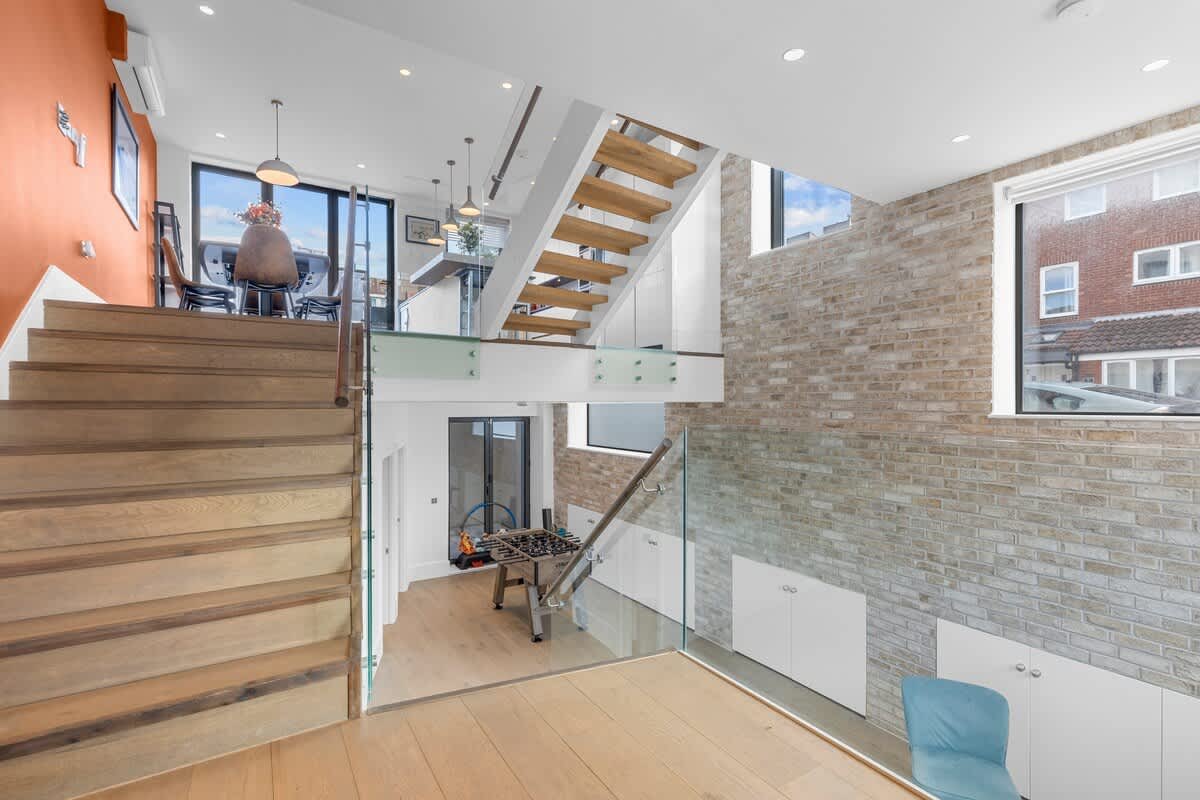 Stylishly Designed 4 Bedroom Home gallery image 5