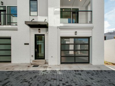 7BR Downtown Nashville • Gulch Rooftop Deck