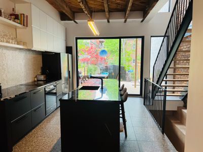 Maison de ville chaleureuse avec terrasse