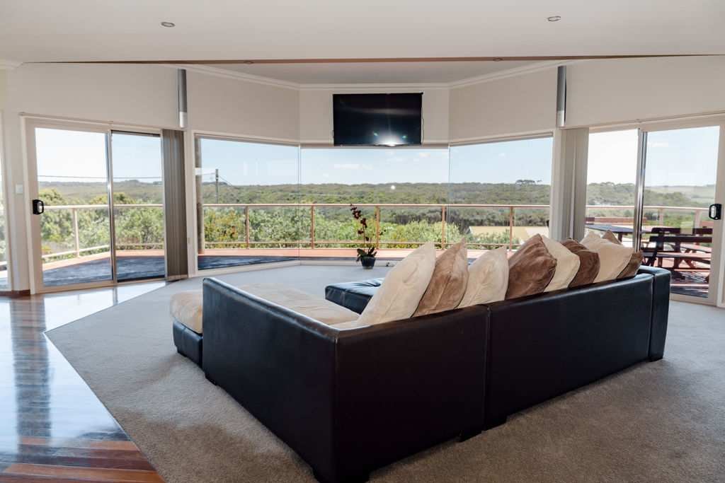 12 Apostles Beach House; with ocean & valley views