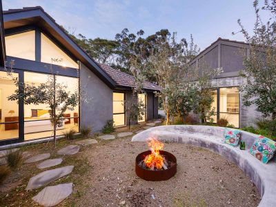 Galene Getaway Walk to Beach, Pool & Fire