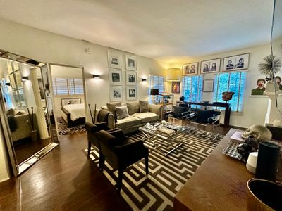 Rodeo Dr – Free Parking – Designer 2 Bedroom
