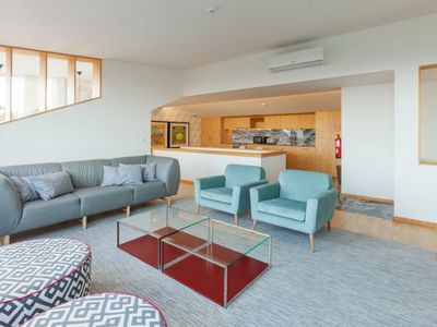 Bright and Arty Apartment