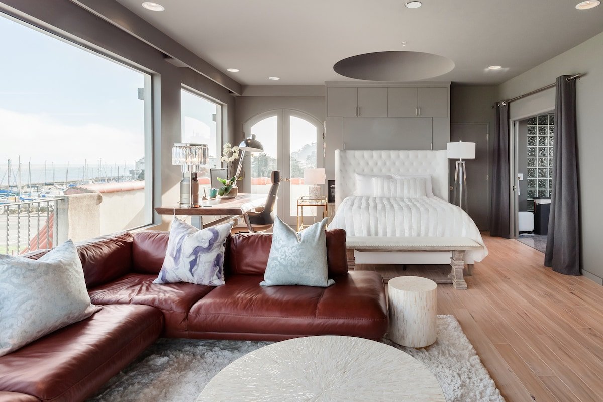 The Peacock Palace gallery image 5