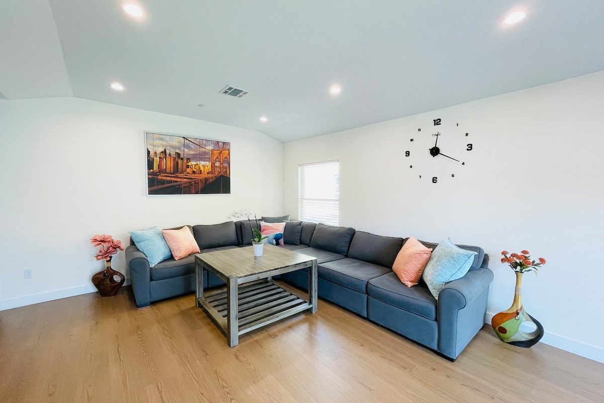 New! Entire House! Prime Location! Private Home! gallery image 5