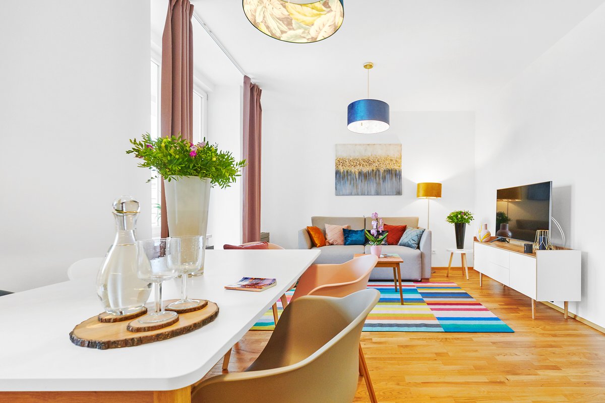 Chic Three Bedroom Old Town Apartment with terrace