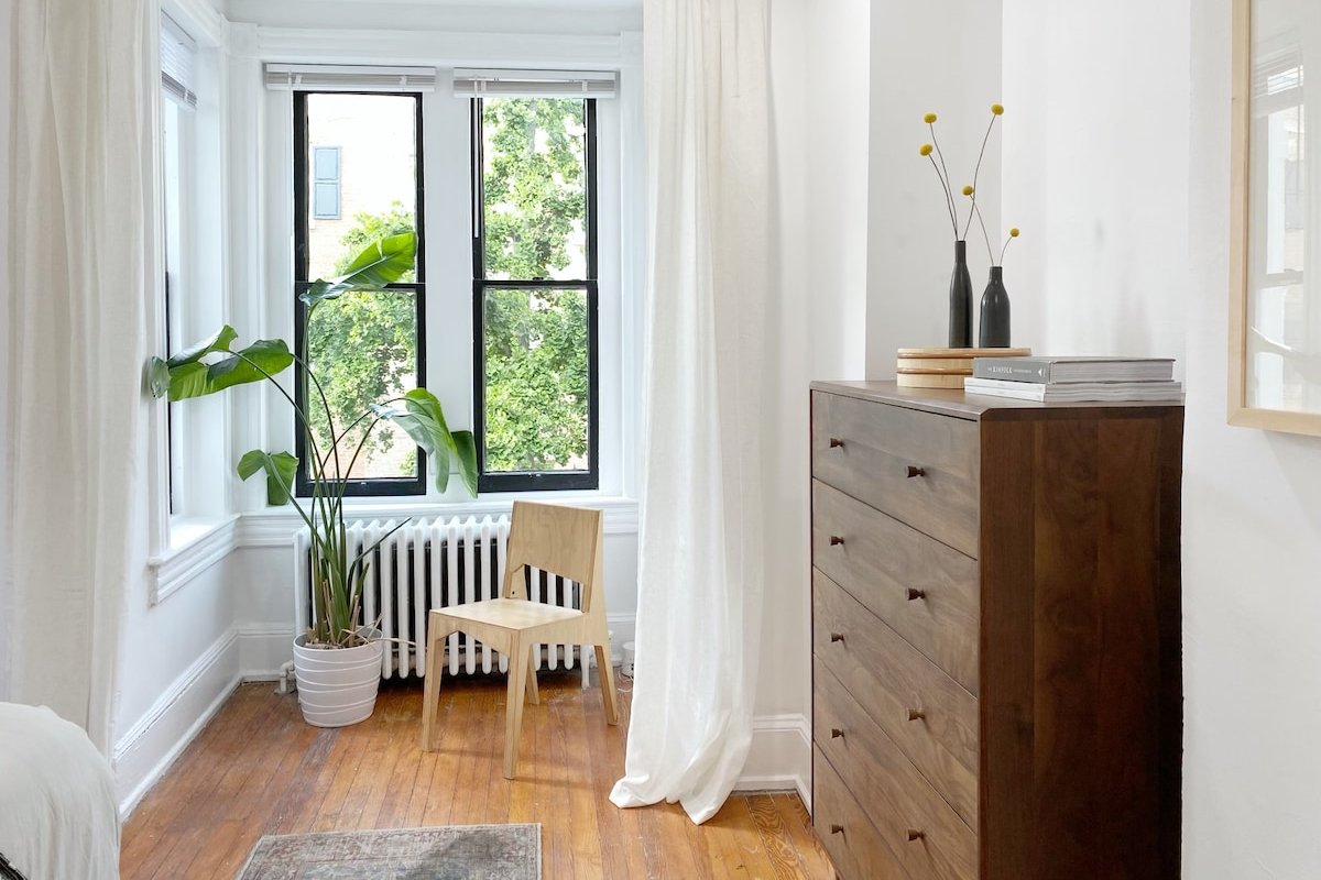 Dupont Circle townhouse plus separate guest suite gallery image 2