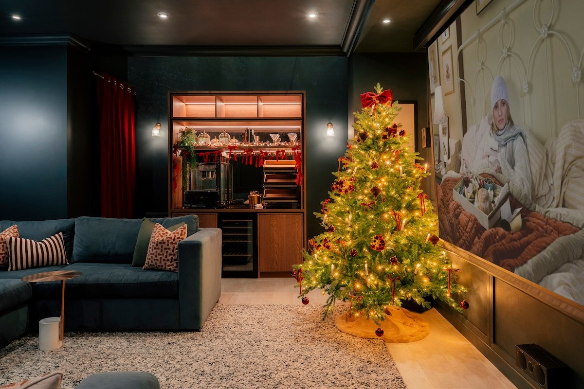 Stunningly designed Fulham home with cinema room gallery image 2