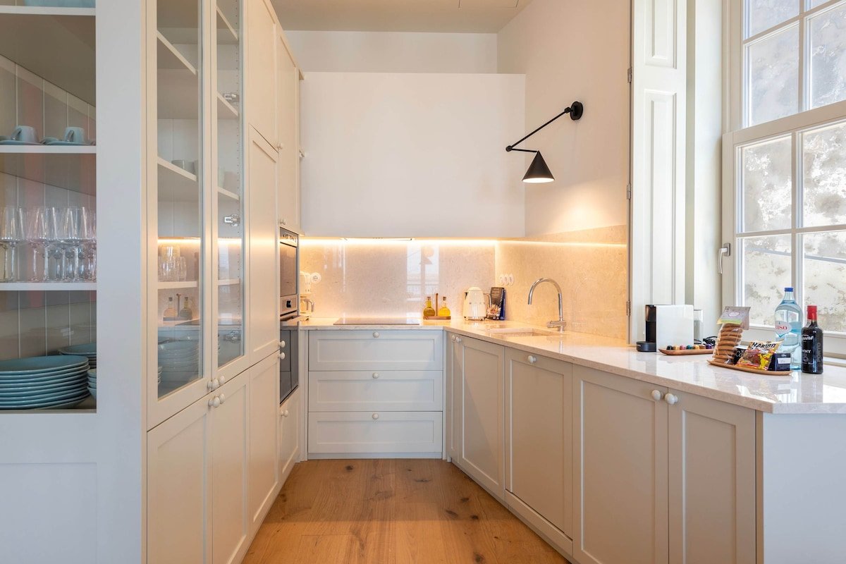 Oceanfront Villa, Near Porto Historical Centre gallery image 5