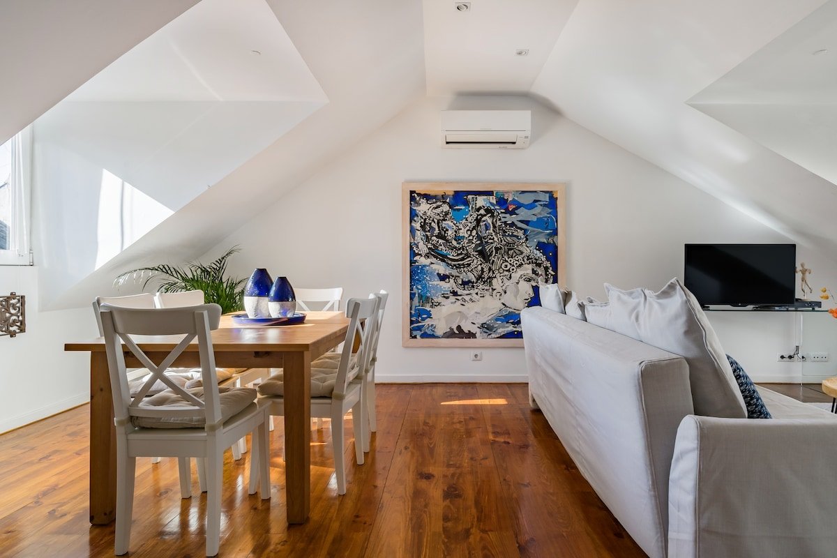 A Captivating Apartment Close to River Tagus in Lisbon gallery image 2