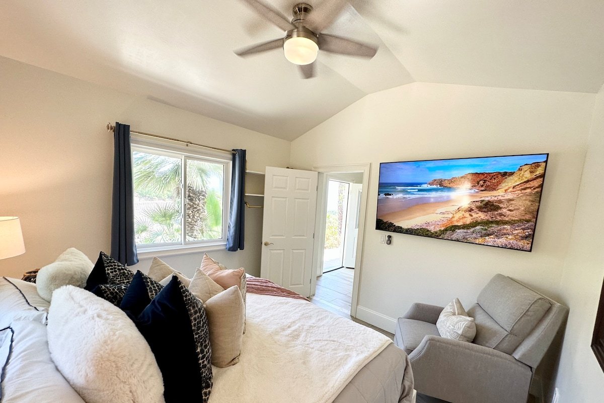 Ocean Views! Pool NEW 2/2 Malibu House Parking gallery image 5