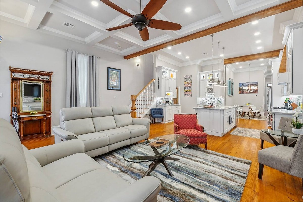 Elegant Mid City Luxurious Home On Streetcar Line gallery image 3