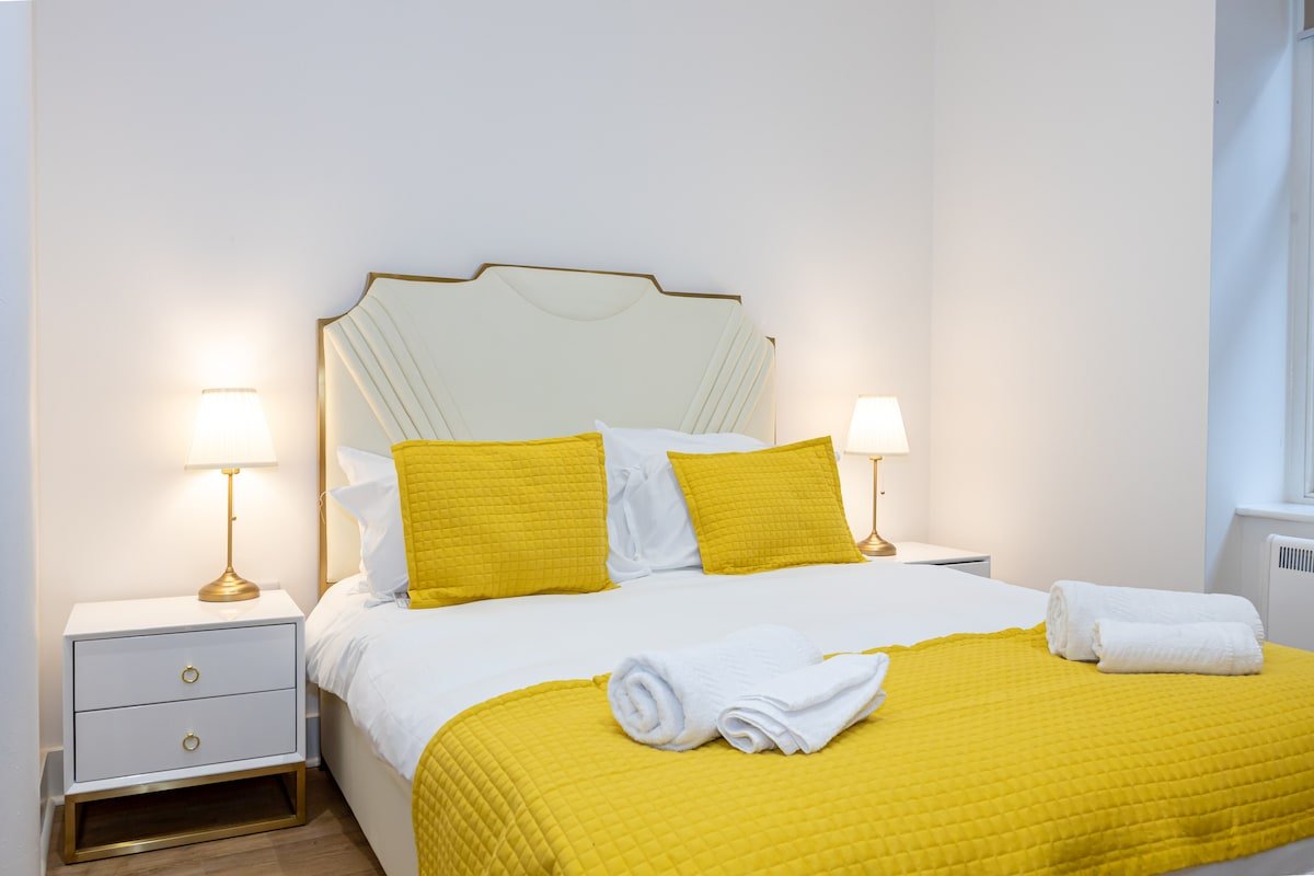 Superb 2BD Apartment in China Town gallery image 5