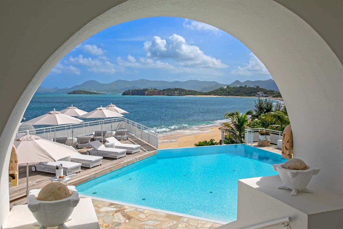 L’Oasis (6 bedrooms) – Stunning beachfront villa f gallery image 5