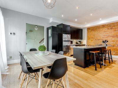 Spacious Loft w/ Victorian Charm & Balcony!