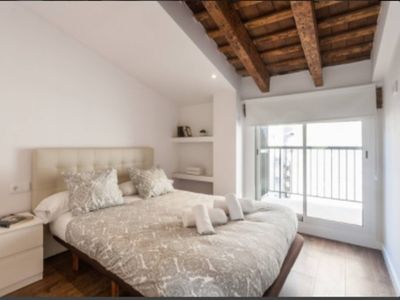 CENTER-2BR, 2BA-ATTIC-TERRACE,VIEW, WI-FI, A/C