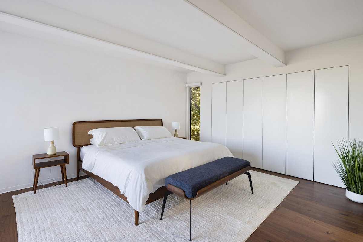 The Easton Residence gallery image 3