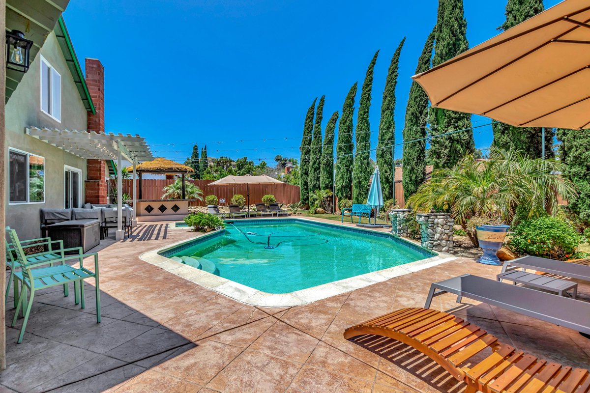 *Tropical Bliss – Heated Spa/Games/12 min to dwtn