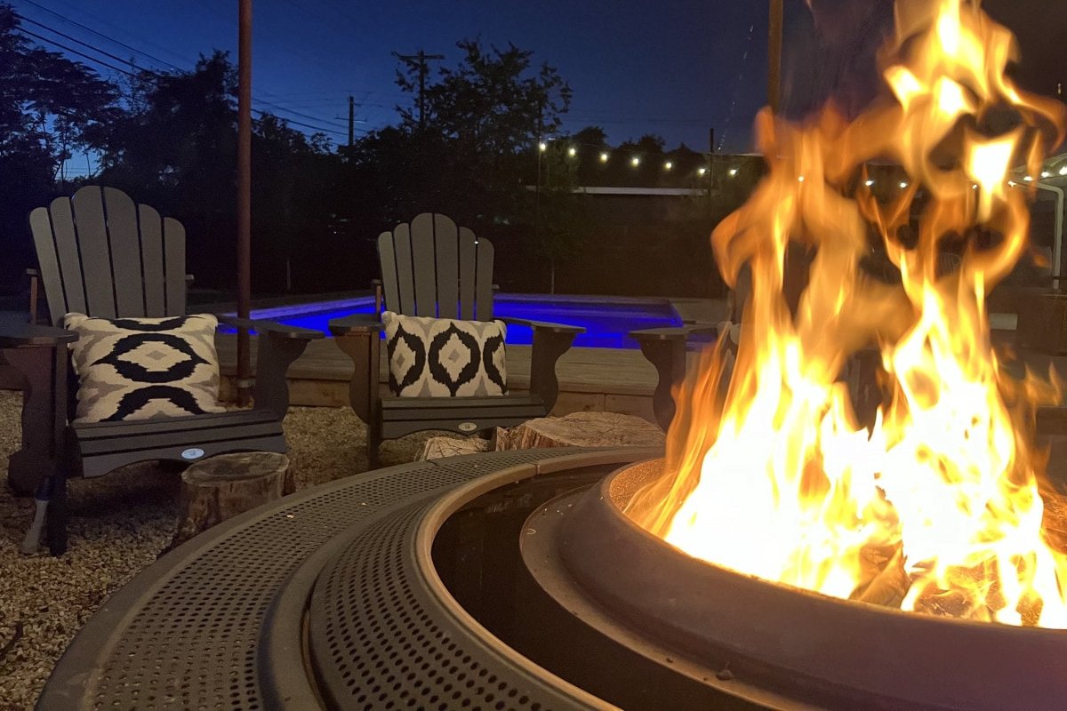 Urban Oasis – Pool Walk to Restaurants, Downtown gallery image 5