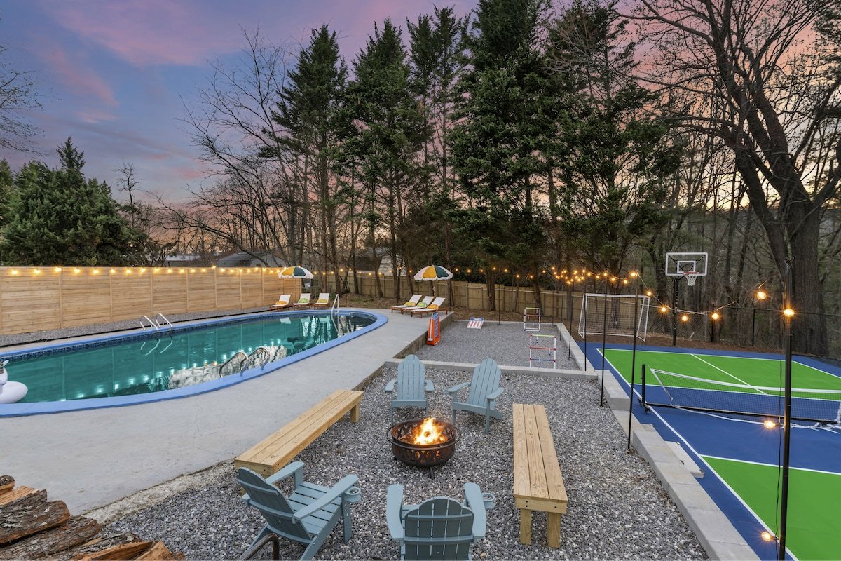 Heated Pool, Pickleball, Hot Tub, 10 mins to DT gallery image 4