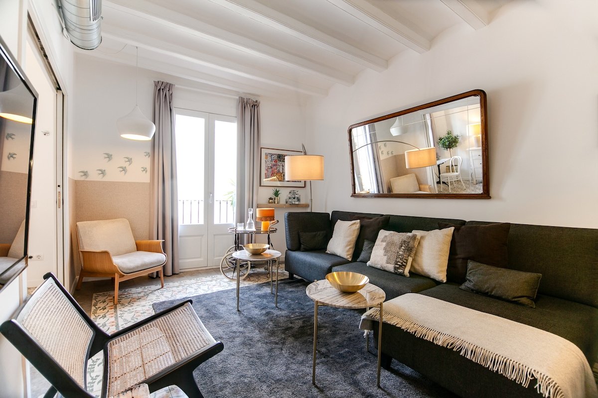 Charming flat next to Ramblas. Daily Cleaning! gallery image 4