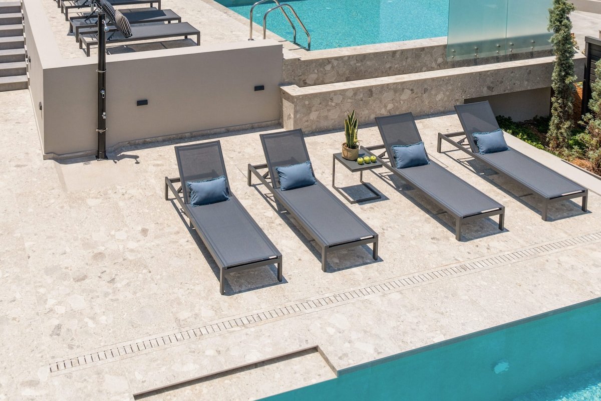 Luxury Villa Aqua With 2 Private Pools gallery image 5