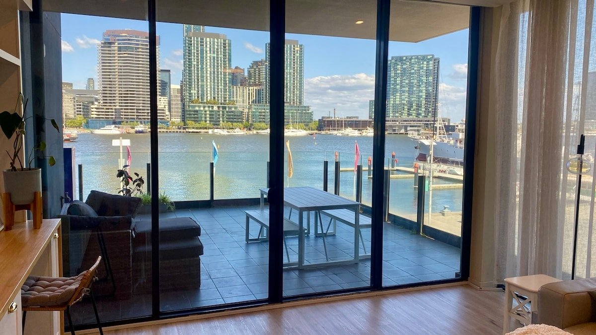 *Luxury 3bedroom 2.5bath 2 carparks harbour views* gallery image 3