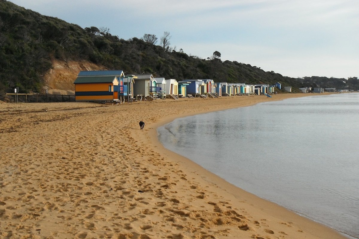 Beach house by a beautiful beach. gallery image 4