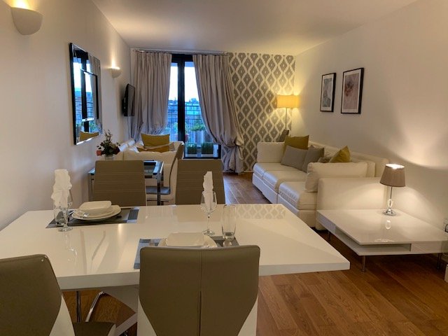 Beautiful 2bedroom, Cromwell Road