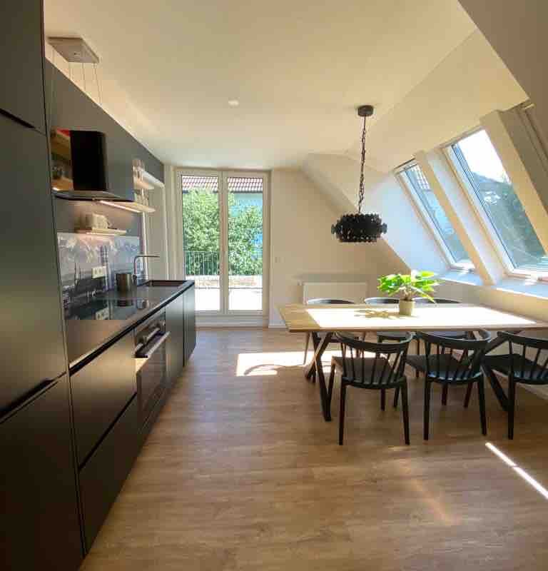 4. Regina: Modern-Designflat gallery image 4