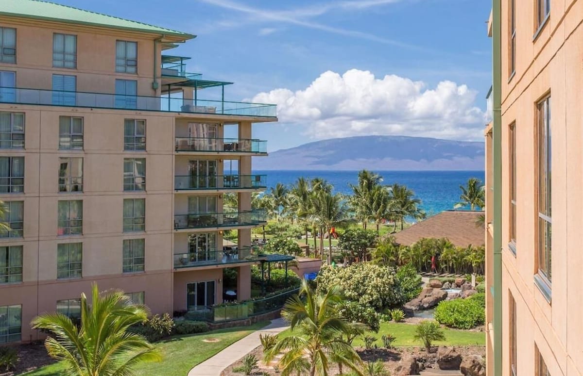 Maui Resort Rentals: Honua Kai 3BR+Den gallery image 2