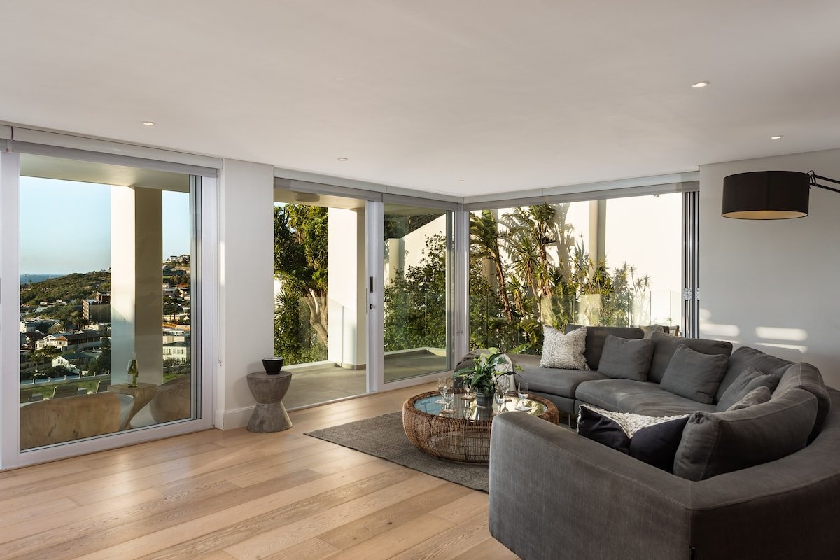 Sandpiper Heated Pool, Large Garden & Solar Backup gallery image 5