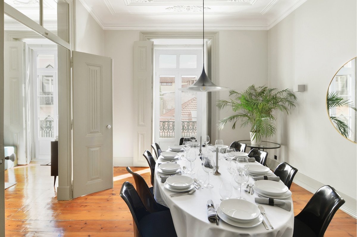 Big Stunning Apt – Best Possible Location – Chiado gallery image 3