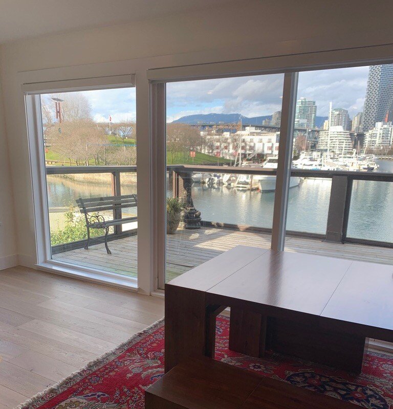 Waterfront home on sea wall, expansive ocean view gallery image 4