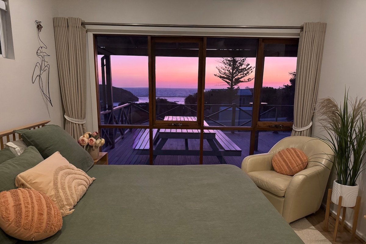 Moore to Sea~Spectacular views in stylish comfort gallery image 2