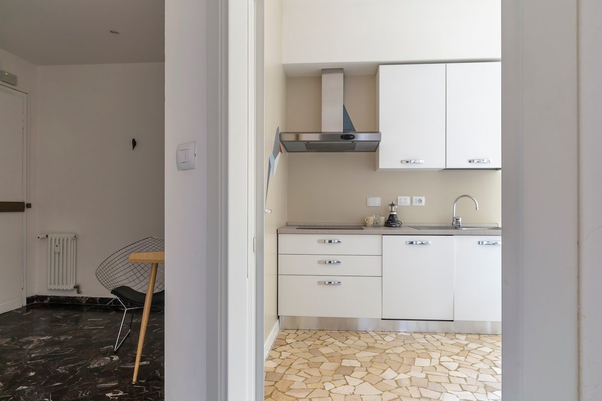 Everyday Apartments Petroni 18/2 gallery image 5