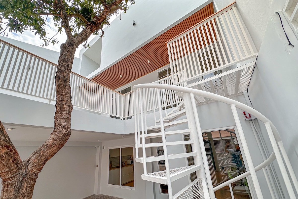 Private House 5 mins walk to BTS gallery image 5