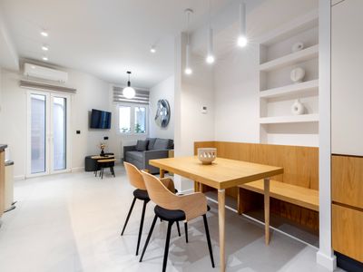 Plaka Clio Apartment by A&A Residencies