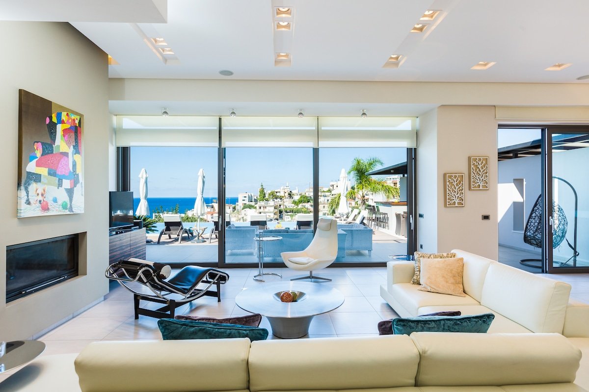 600mt to beach/Gym & Basket * Heated pool/Jacuzzi gallery image 3