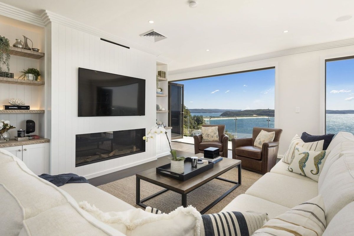 Amalfi Villa by Palm Beach Holiday Rentals gallery image 4