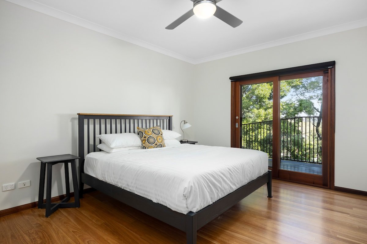 The Noosa Pandanus House | 6 Bed gallery image 5