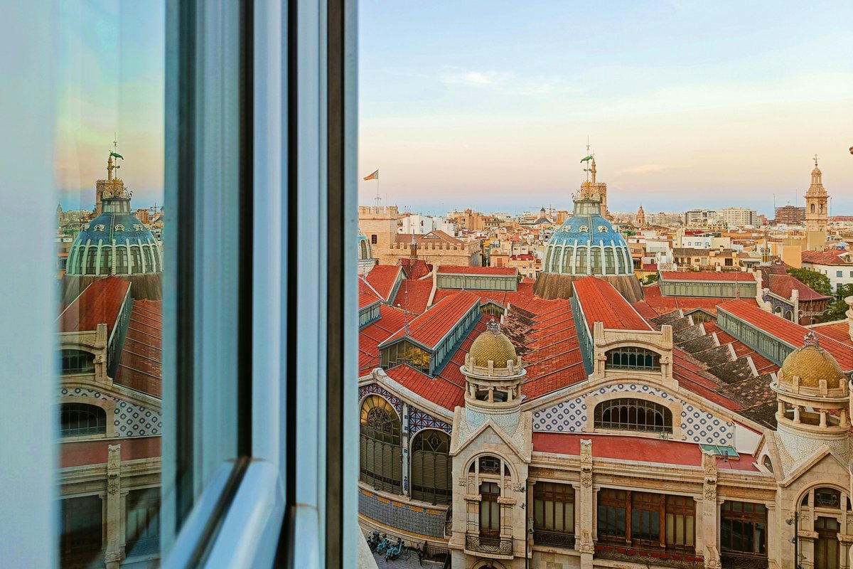 Comfort with Central Market View @ Historic Center