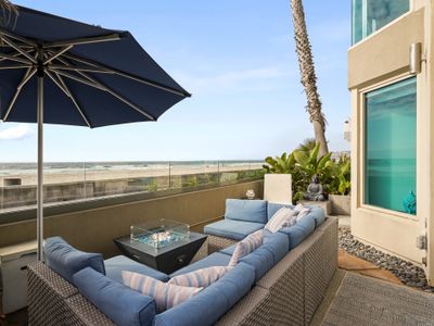 Private, Oceanfront Ground Floor Condo w/ Fire Pit