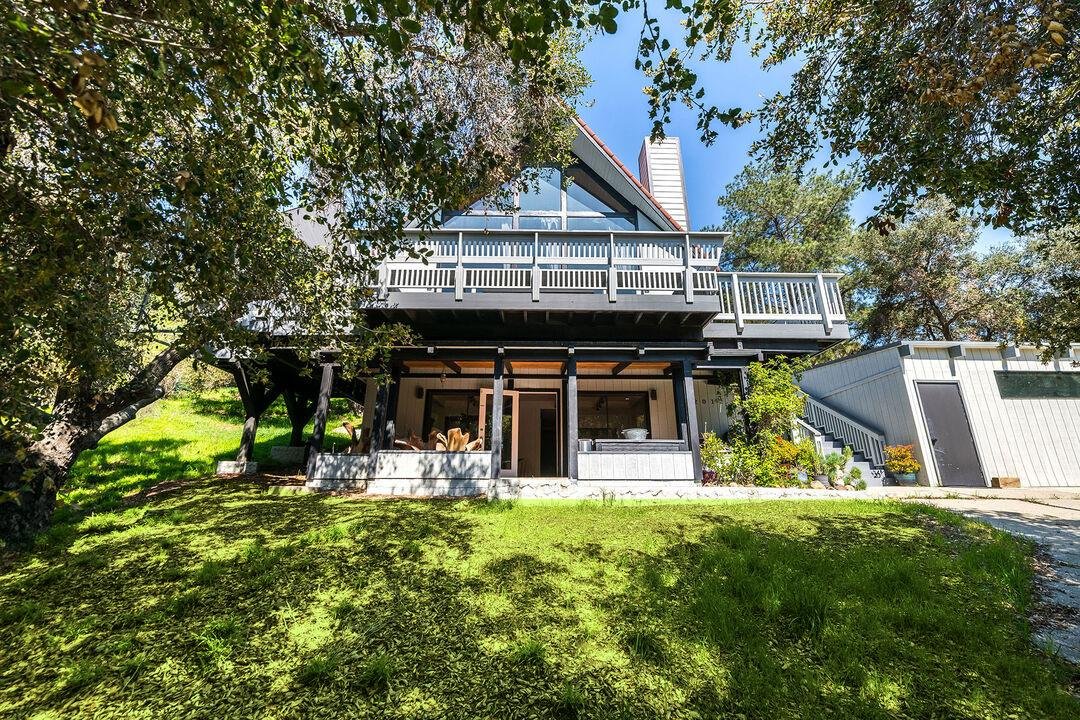 A-frame stunner 4 miles to beach, views, decks gallery image 3