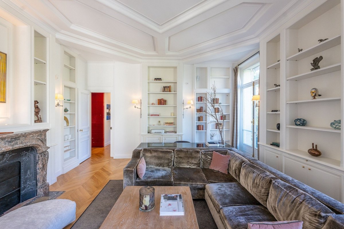 Par070 – Luxury apartment in Saint Germain gallery image 3