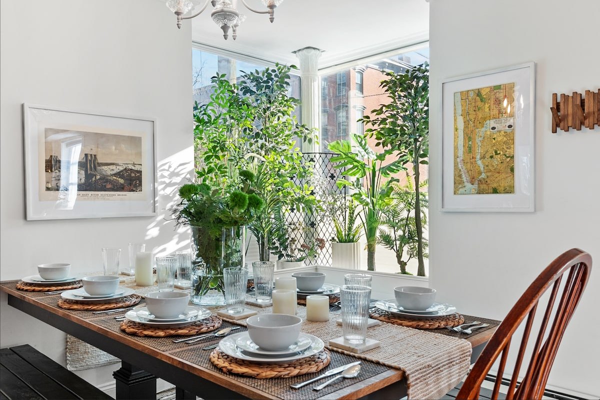 Bright, Stylish Townhouse Only 10 Min to NYC! gallery image 2