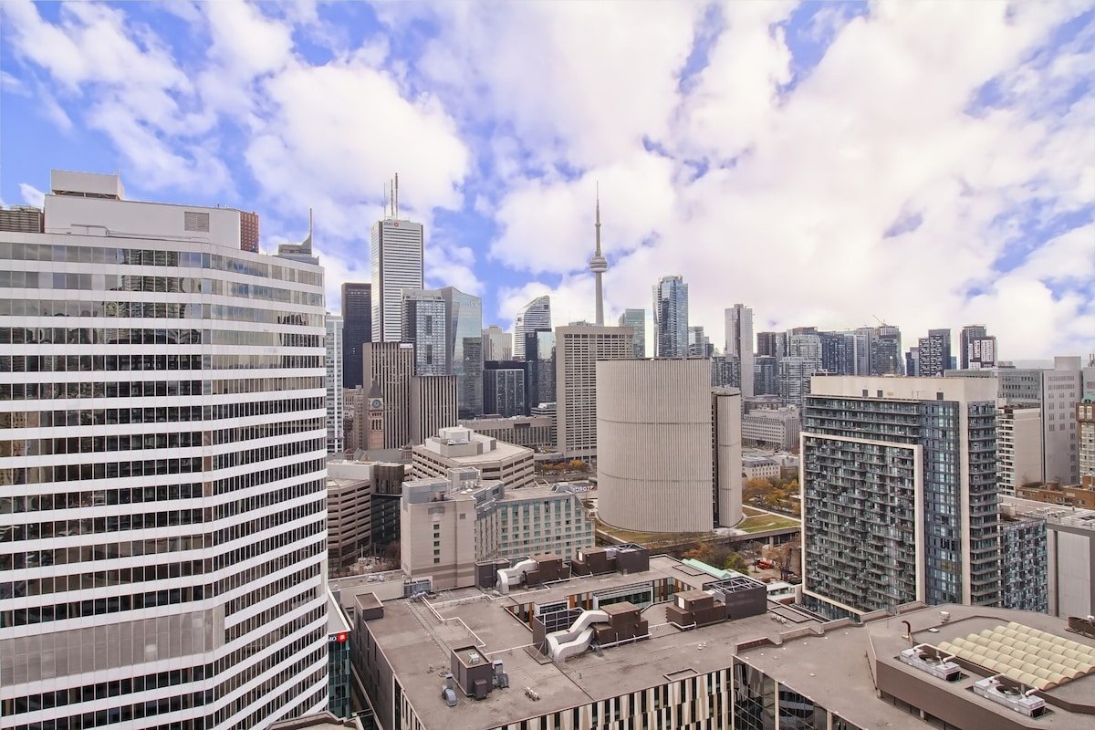 Luxury Penthouse Suite downtown gallery image 2