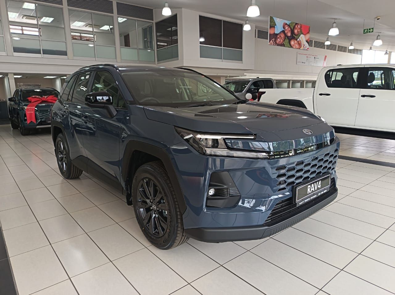 TOYOTA RAV4 2.5 GX HYBRID CVT E-FOUR for Sale in South Africa